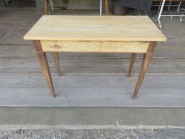 antikes Biedermeier-Tischli