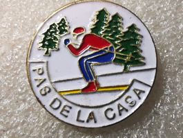 Ansteckpin 7: Pas de la casa