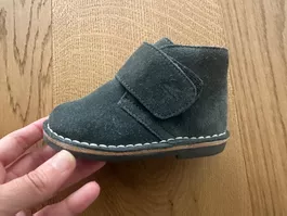 Neue Kinderstiefel, Grösse 21