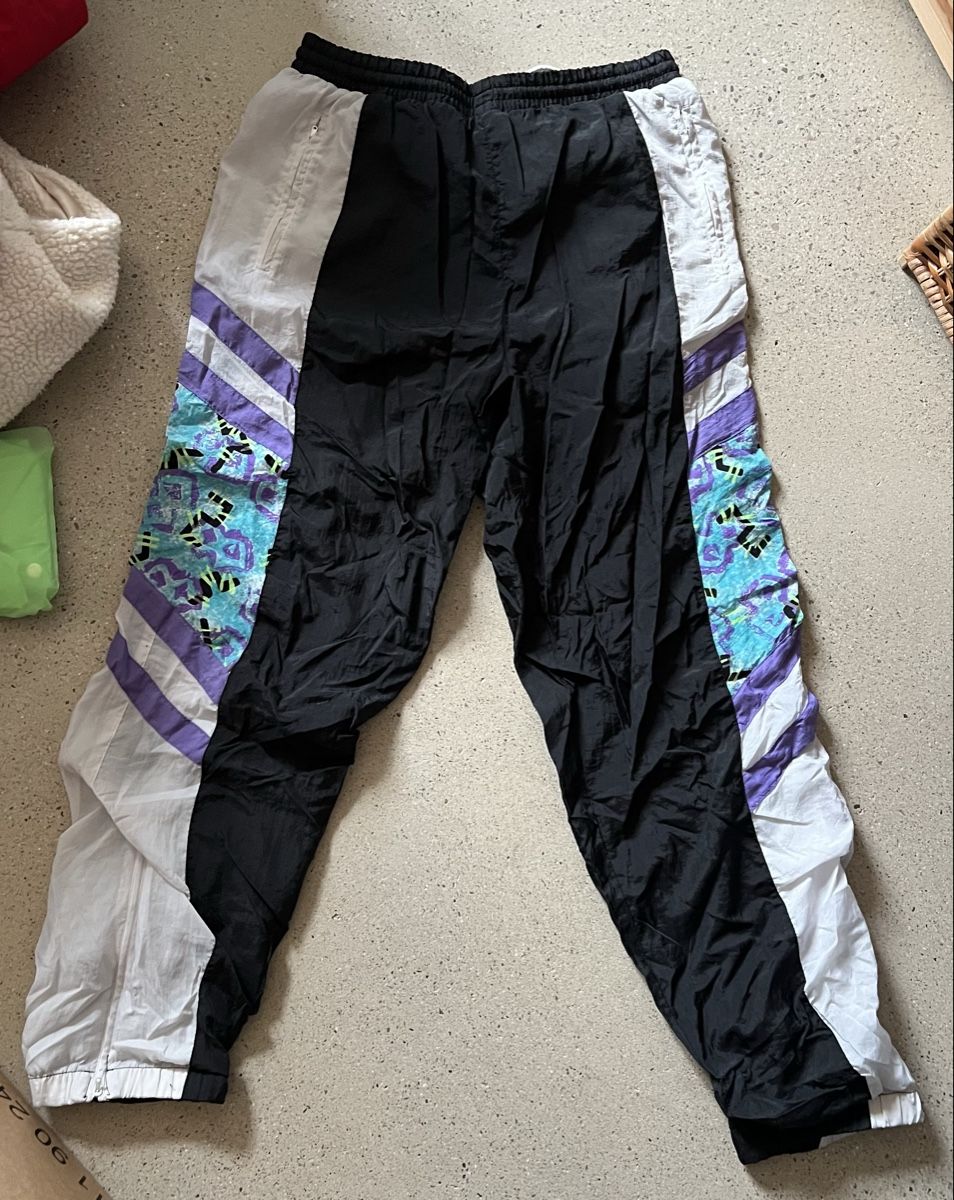 Pantaloni: Vintage Trainingshose, Grösse M – Usato da Basel venduto da lolixyz