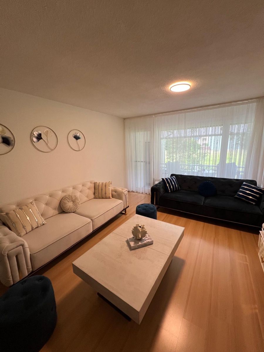 Divani: 3 Sofas mit Schlaffunktion zu verkaufen – Usato da Niedergösgen venduto da Ak3324