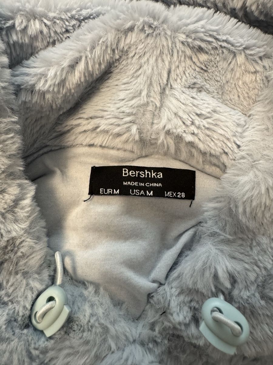 Bershka Pullover & Sweatshirts: Bershka Pullover mit Kapuze, hellblau, grösse M – Gebraucht aus Frauenfeld von Sarafvic 4