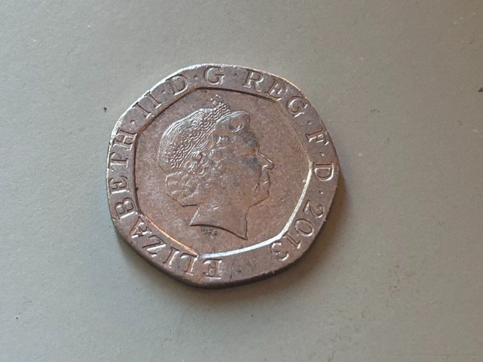 Tutti le monete: 20 pence britannici 2013 – Usato da Giubiasco venduto da LorisVale 1