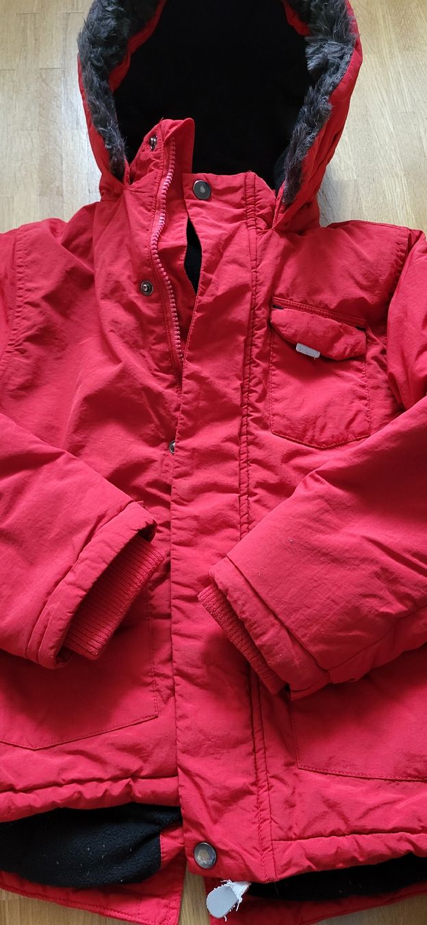 Jacken & Mäntel: Winterjacke rot Kids 128cm – Gebraucht aus Oberwil BL von Manue1974 4