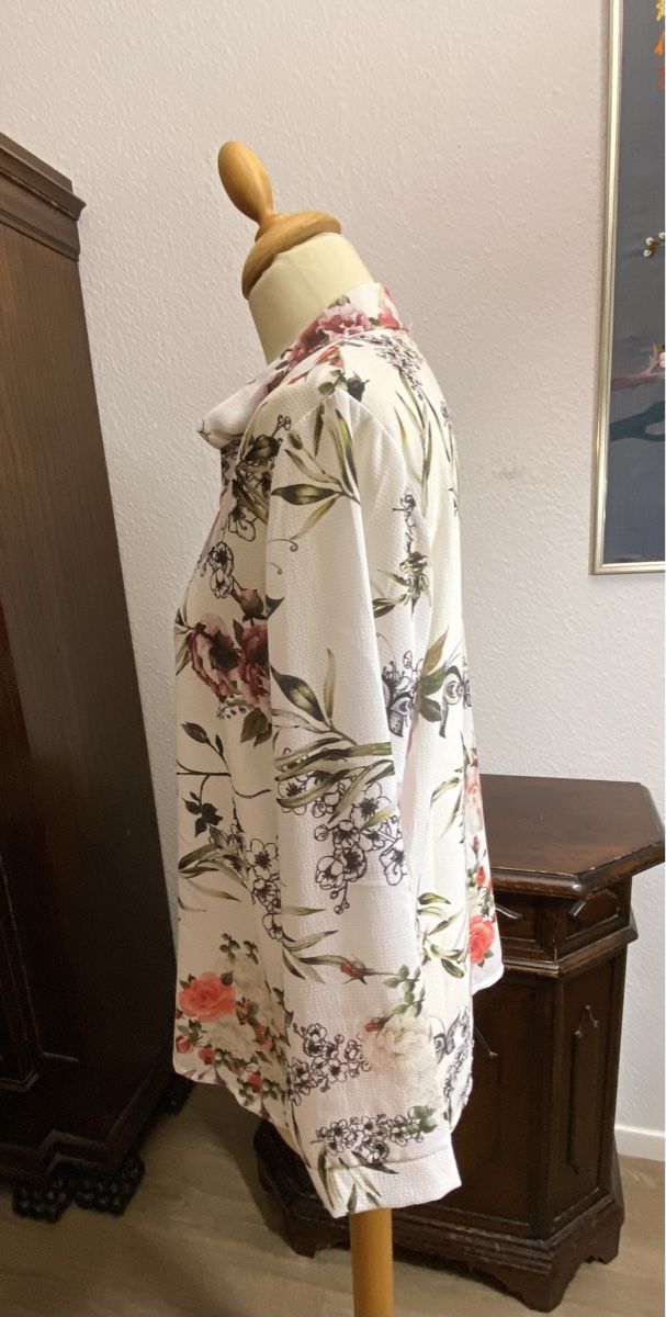 Camicette: Bluse Shirt weiss Blumen Gr. M/L – Usato da Fislisbach venduto da KolibriSecondhand 1