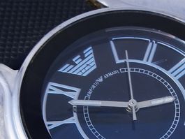 JETZT sofort! Emporio Armani Uhr römischen Ziffern