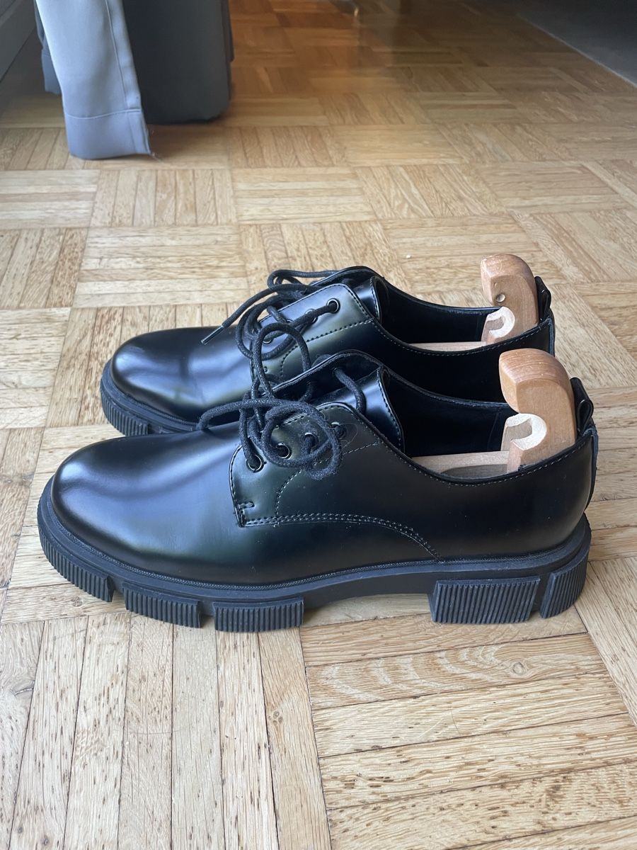 Scarpe da uomo: Schwarze Lederschuhe – Nuovo (secondo la descrizione) da Flüh venduto da thomasson1988 1