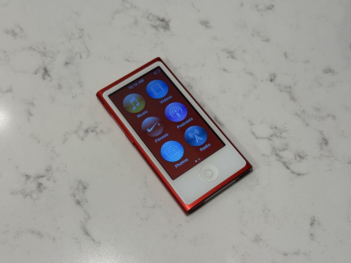 Apple Tragbarer Mediaplayer: iPod nano 7. Generation RED Soezialedition 16 GB – Gebraucht aus Zürich von RicardoExplorer 3