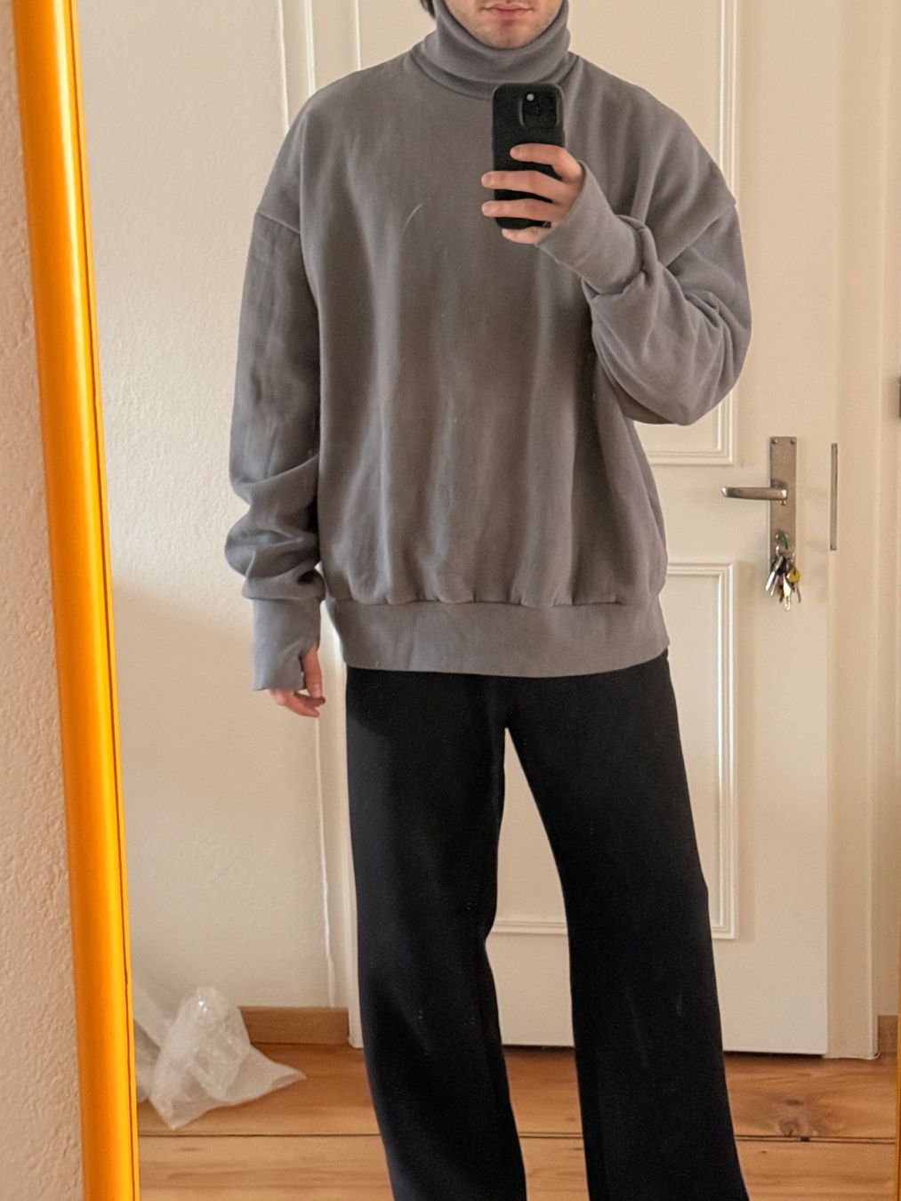 Pullover & Sweatshirts: Oversize Comfy Rollkragen Pullover – Gebraucht aus Zürich von Basilou98 2