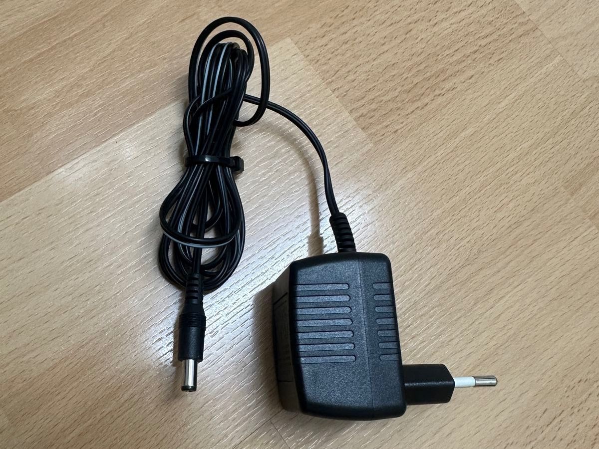 Unità & Adattatore: AC/DC Adapter – 12.5V 150mA – Usato da Chur venduto da coskun 1