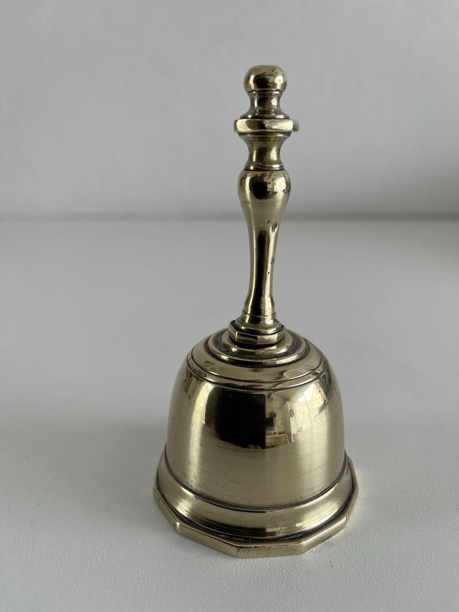Cloches & sonnailles: alte Tischglocke – D'occasion à Wetzikon ZH par seli03 1