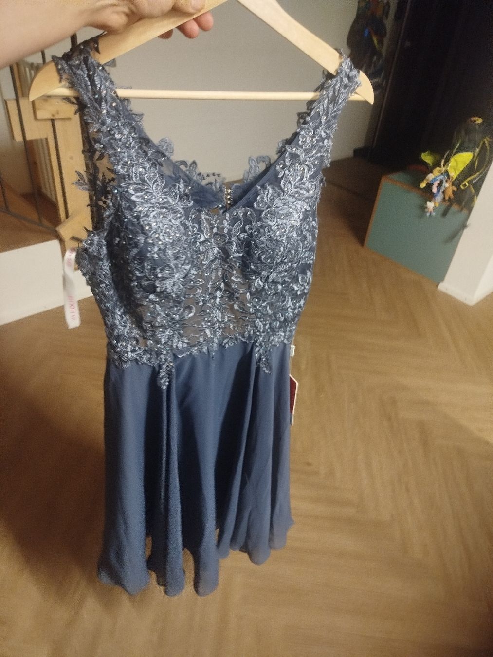 JJ’s House Robes: Abendkleid dunkelblau mit Spitze  – Neuf (Voir description) à Holderbank SO par sib_sp85
