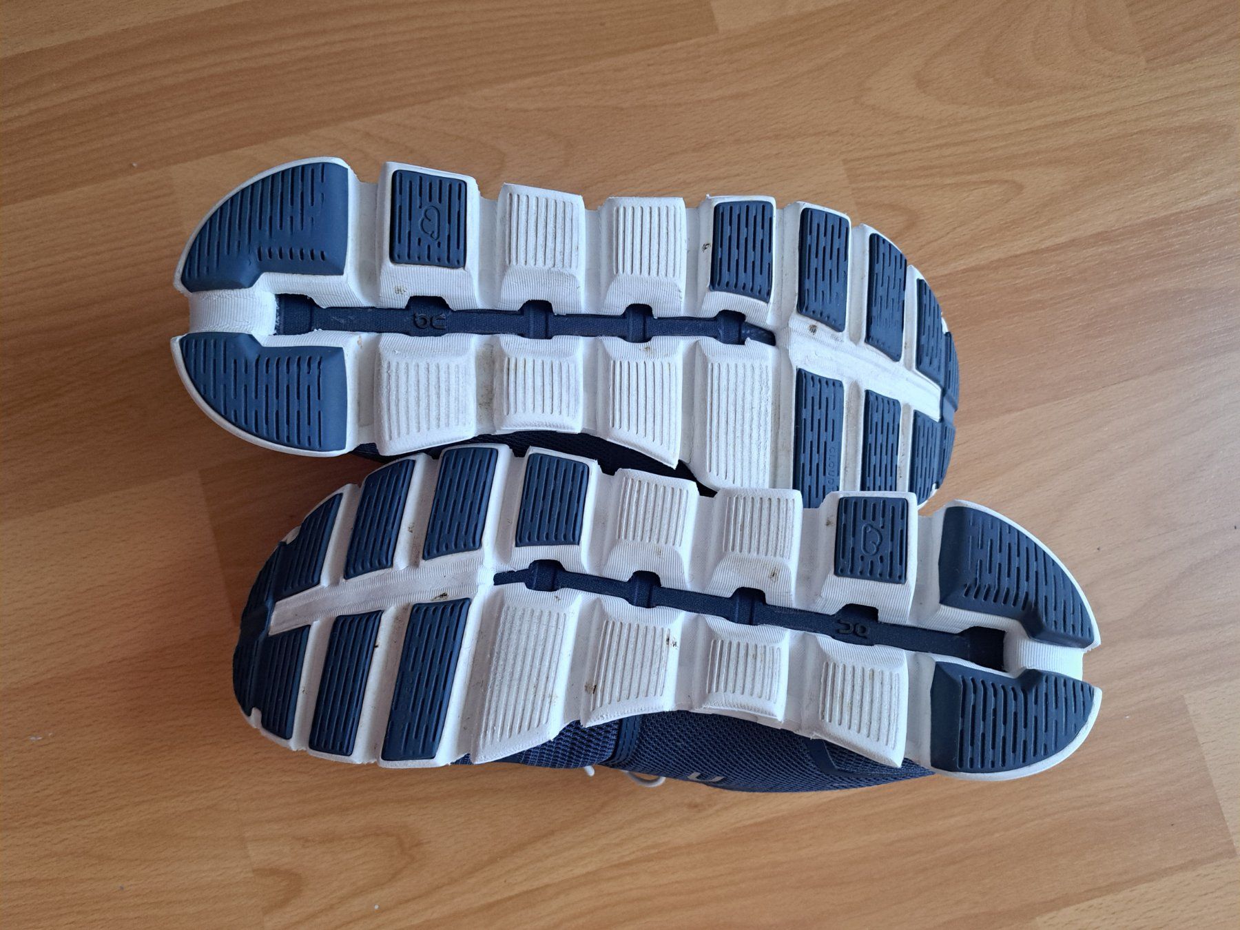 On Scarpe da donna: ON Cloud Laufschuhe blau Grösse 40.5 – Usato da Hindelbank venduto da Wimihi 2