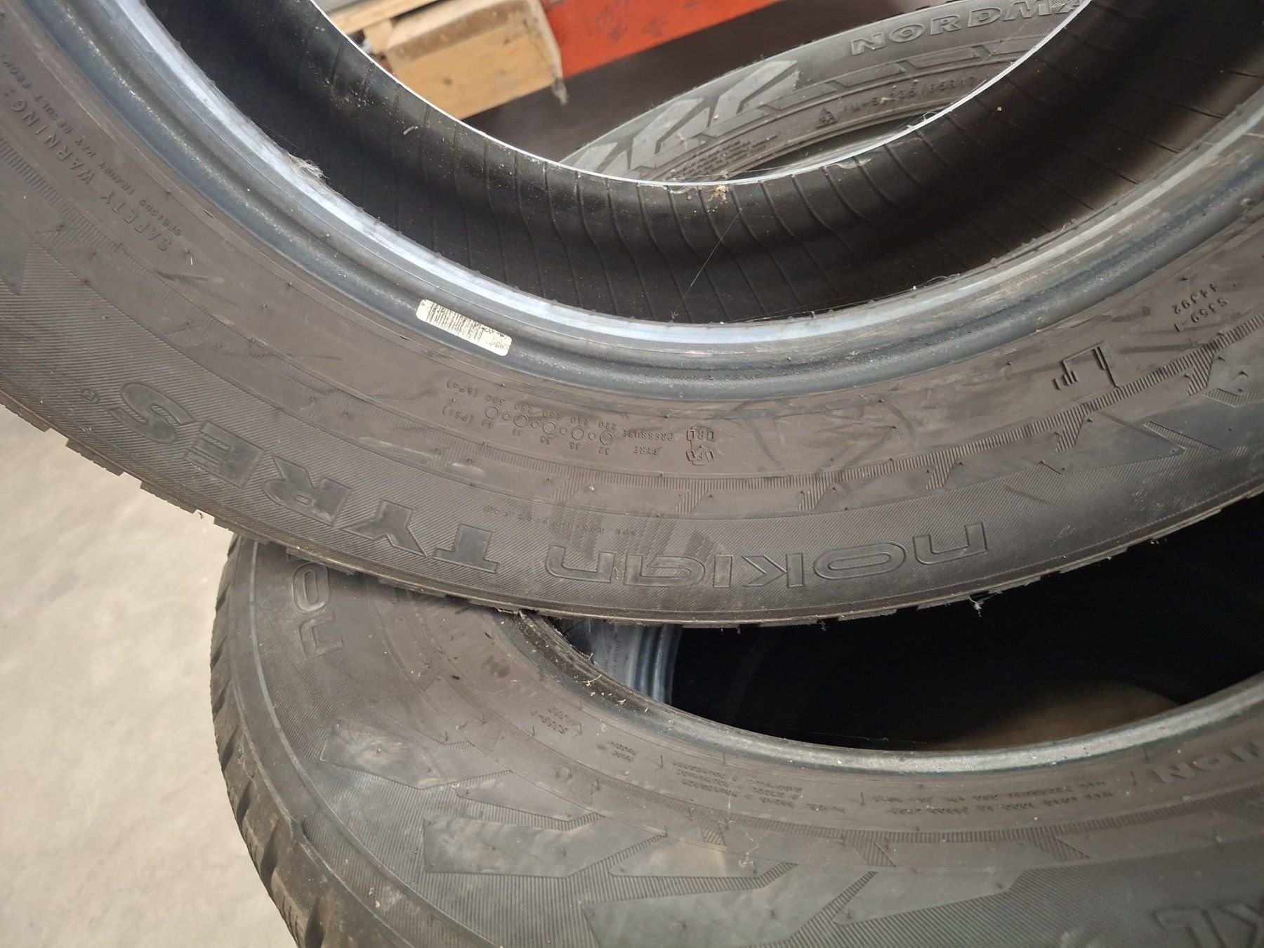 Nokian Pneumatici & Ruote complete: Winterreifen mit Spikes – Usato da Stein AR venduto da aut_fx2l 2