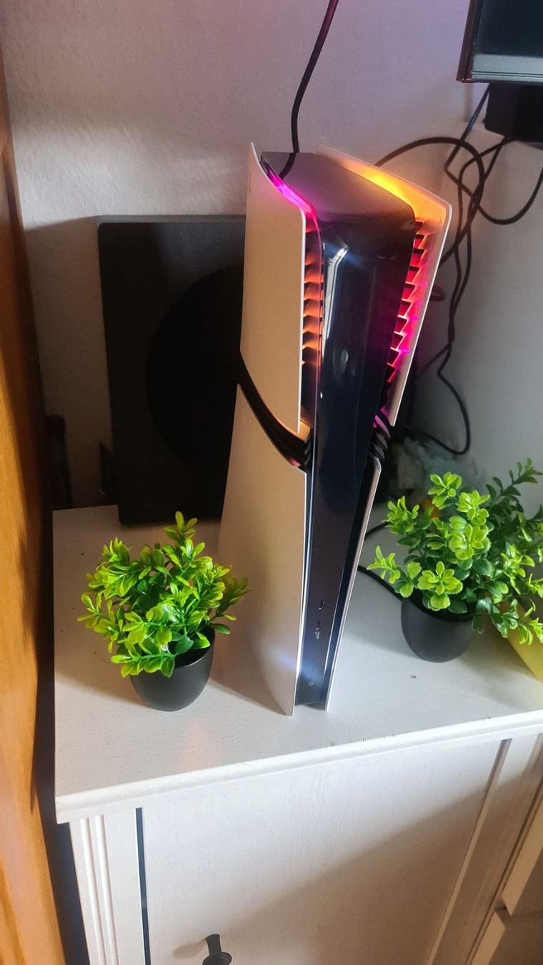 Sony Consoles: Ps5 pro + RGB 2tb + controller + alles in ovp +garantie – Neuf (Voir description) à Trimbach par Display 3