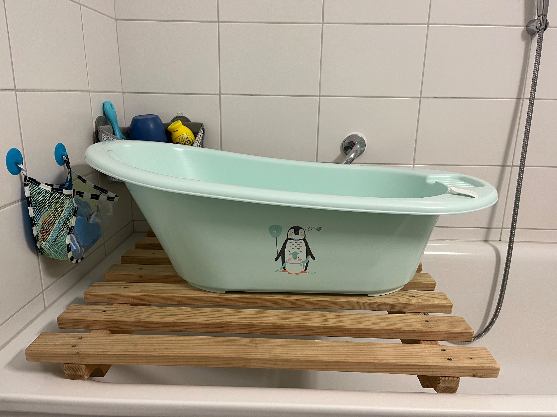 Vasche da bagno: Baignoire et planche de bain pour bébé – Usato da Estavayer-le-Lac venduto da stelina13