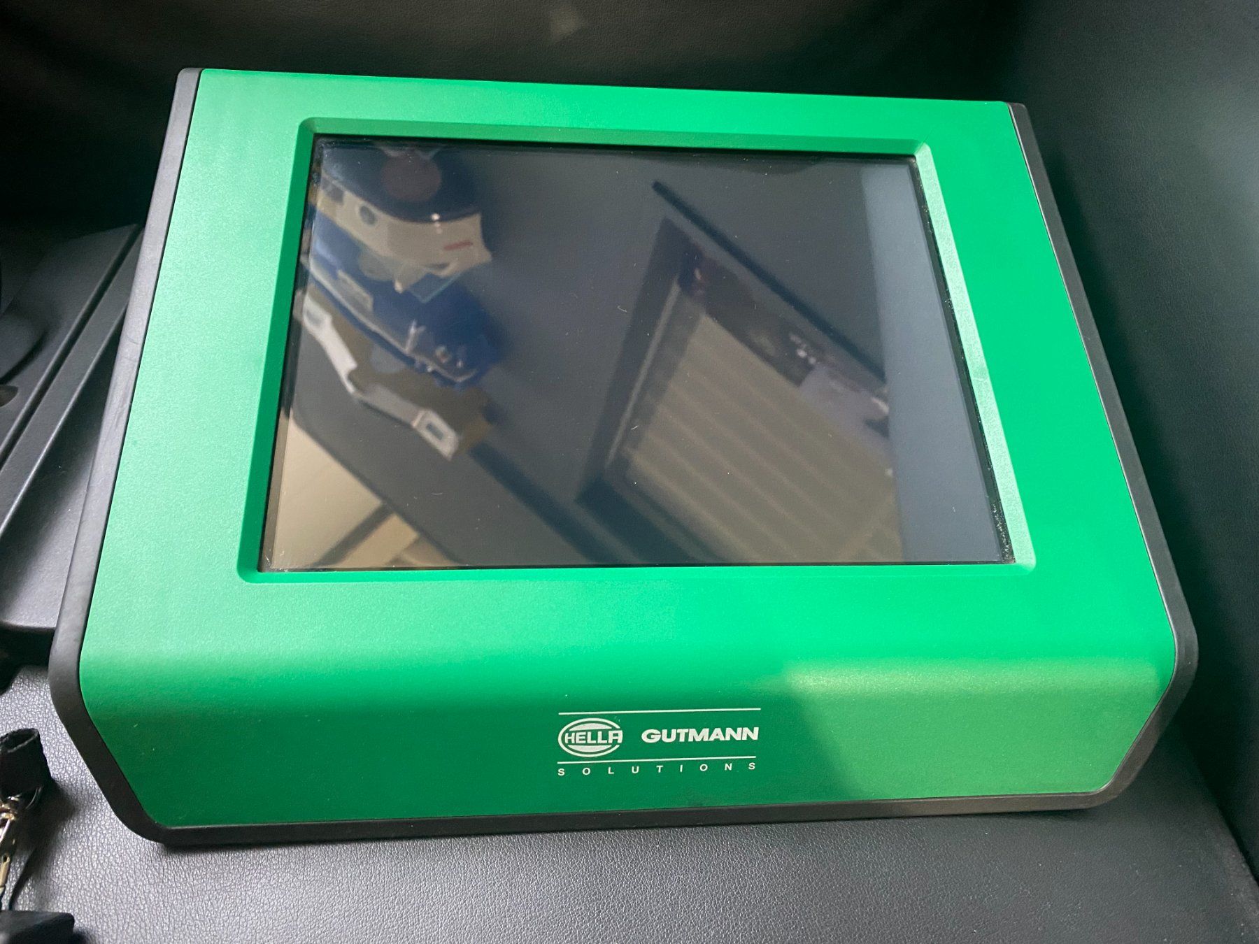 Hella Gutmann Misurare: HELLA Gutmann Solutions Mega Macs 56 Diagnosegerät. – Usato da Güttingen venduto da Shanenros