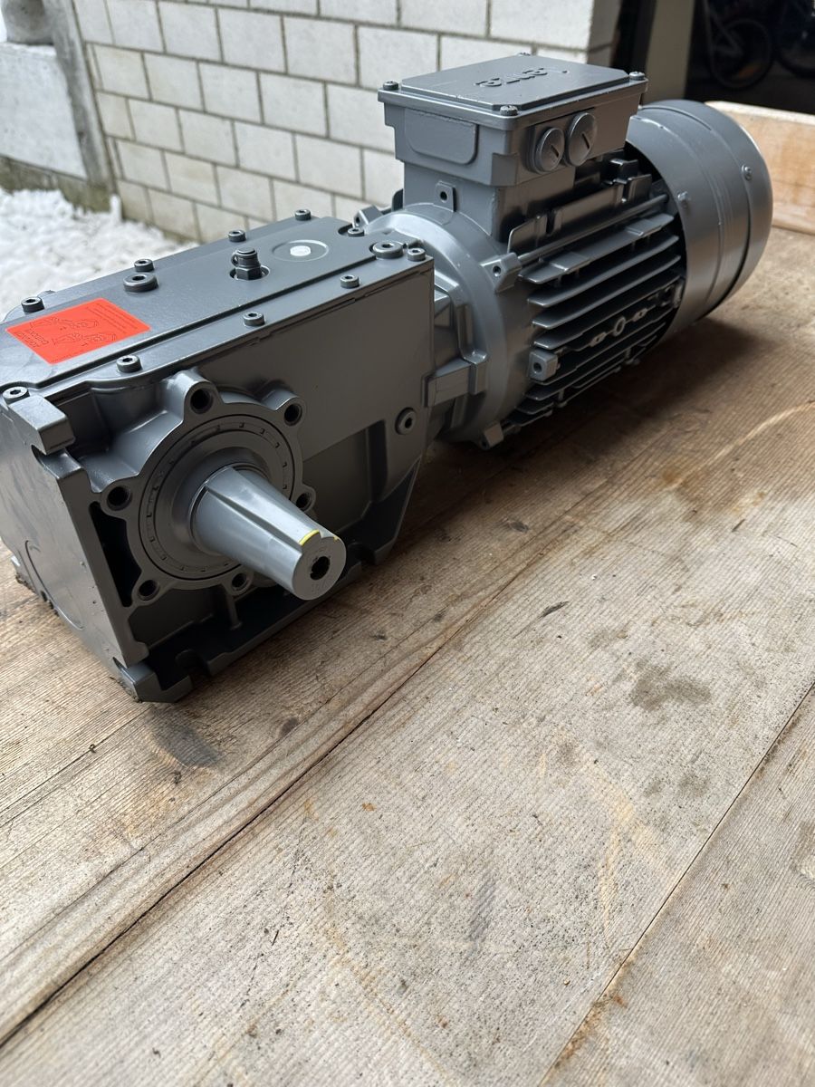 Motori: Lenze Drehmotor – Usato da Villmergen venduto da Bezdupe 4