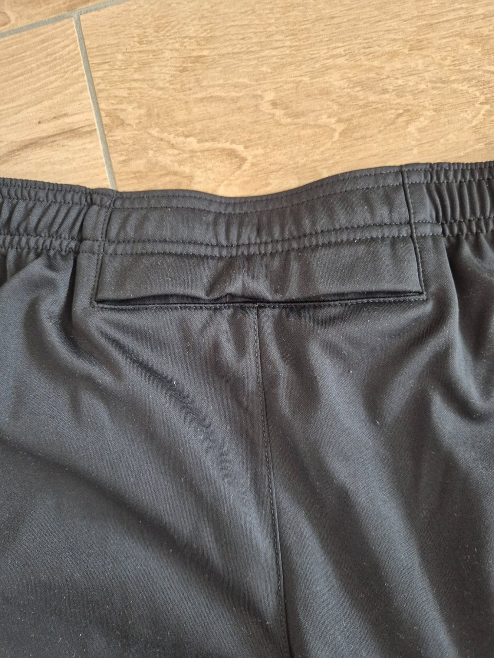 Nike Pantaloni: Nike Trainerhose, Jogginghose, neuwertig, Gr. M – Usato da Vaduz venduto da Whitecat007 7