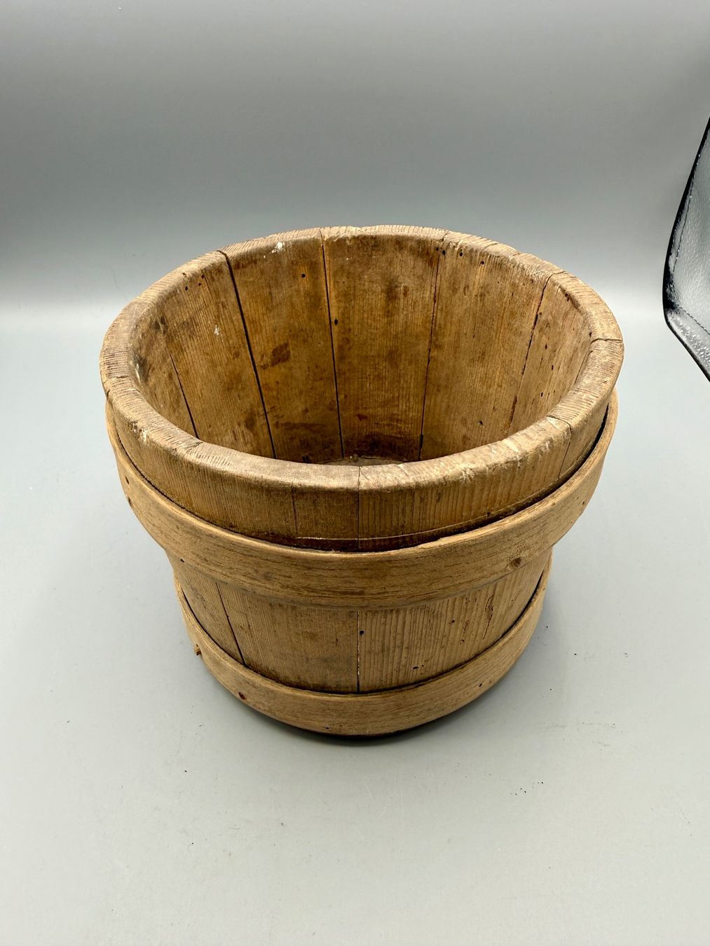 Sonstiges für Haushalt & Wohnen: Antikes Holzgefäss datiert 1725 – Gebraucht aus Ueberstorf von Brocandi 2