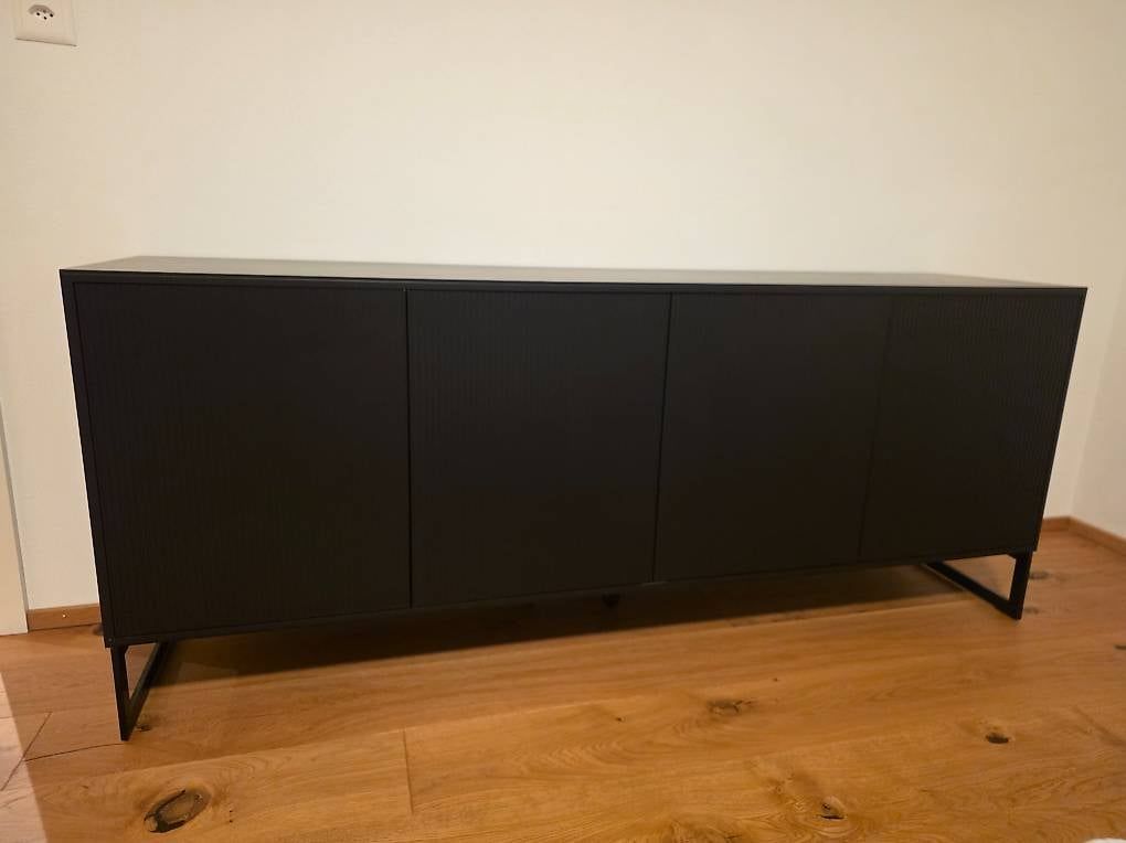 TV Möbel: Wunderschönes Sideboard TOP Zustand – Gebraucht aus Chur von lin_c6xb
