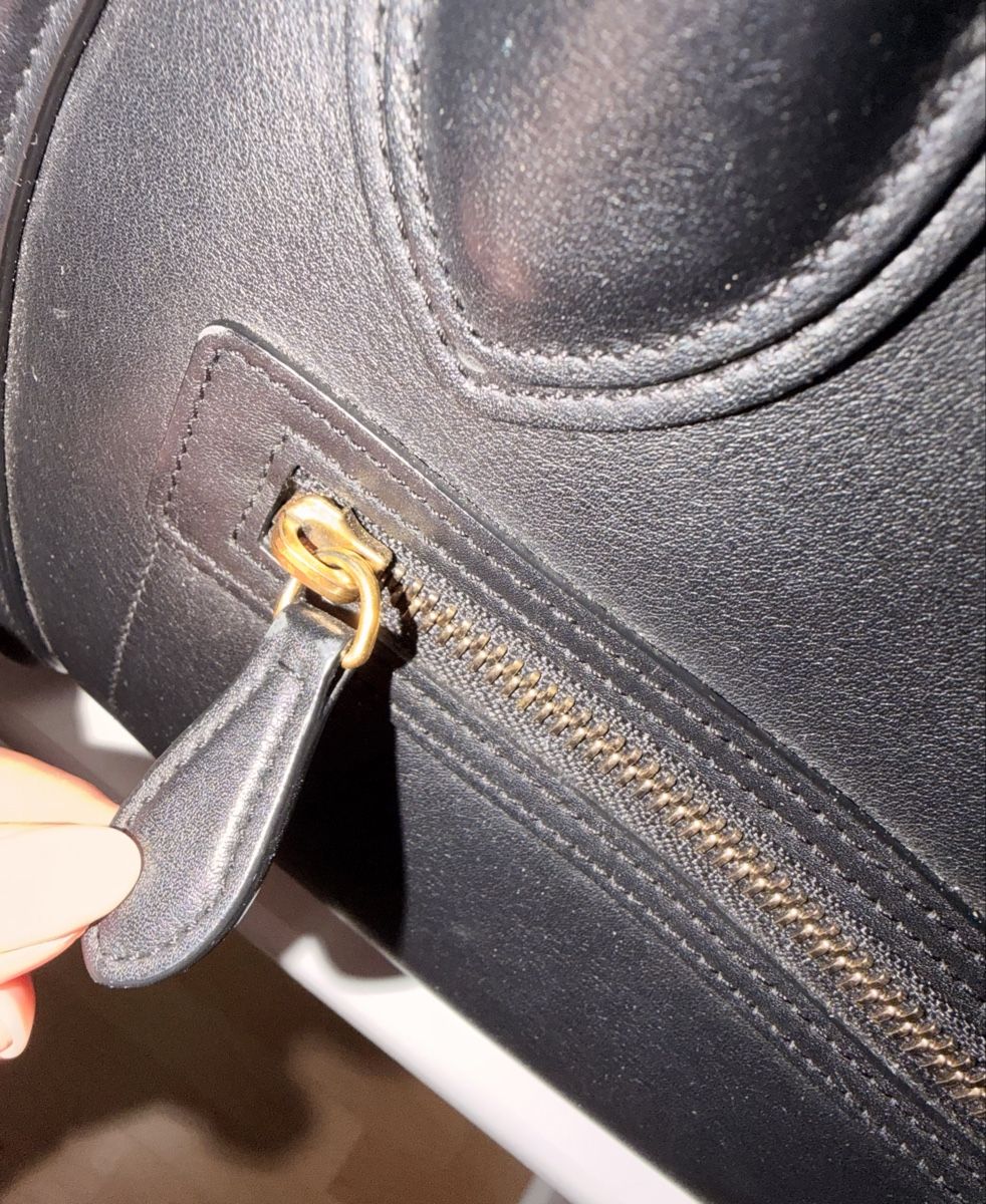 Celine Sacs: Celine Handtasche schwarzes Leder  – D'occasion à Kreuzlingen par wk. 5