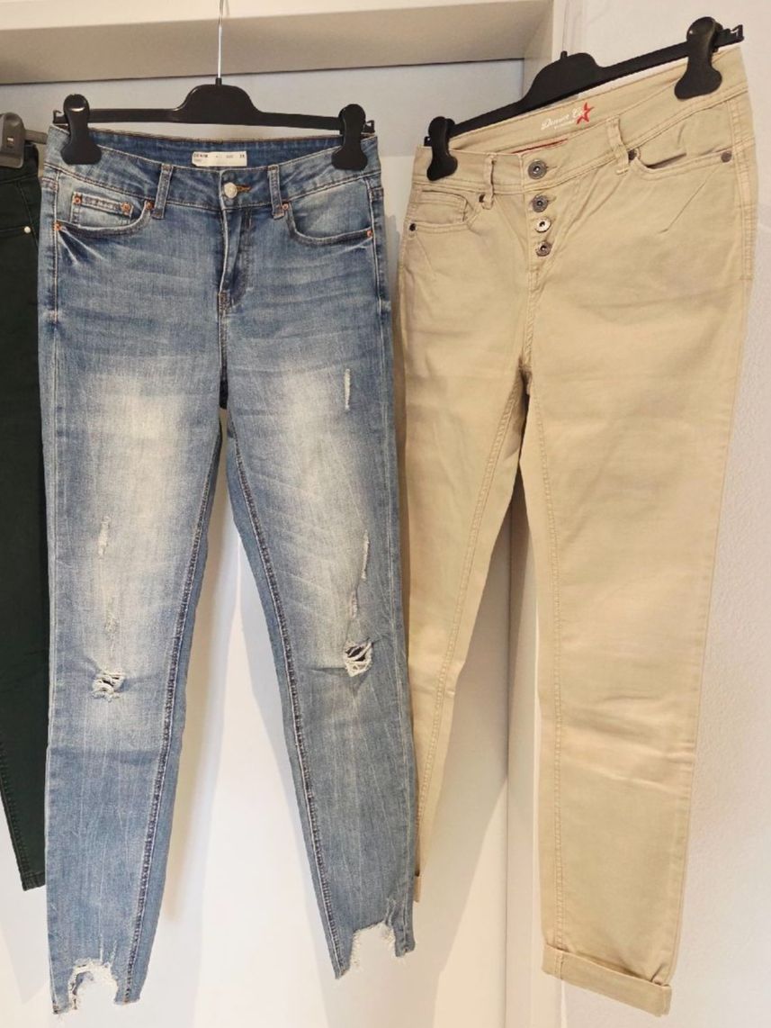 Lotti di vestiti: Hosen gr. S,  2 Paare – Nuovo (secondo la descrizione) da Bronschhofen venduto da Katrusja