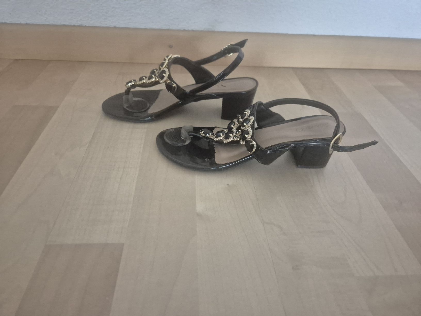 Scarpe da donna: Damensandalen, Schwarz mit Edelsteine, Grösse 35 – Nuovo (secondo la descrizione) da Zürich venduto da Sami78 1