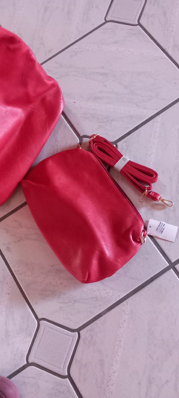 Borse da donna: Roter Shopper mit separater Innentasche – Nuovo (secondo la descrizione) da Buttikon SZ venduto da MH1976 2