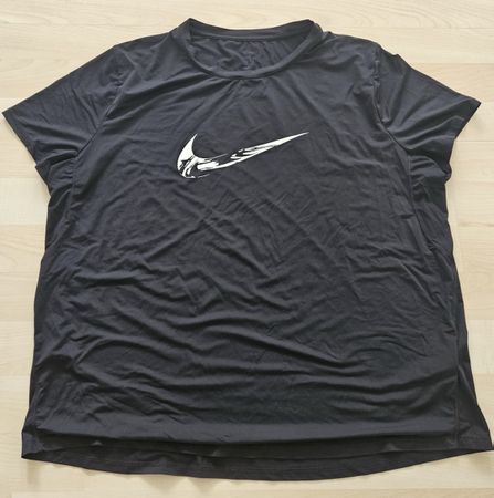 Nike Sport T-shirt NEU