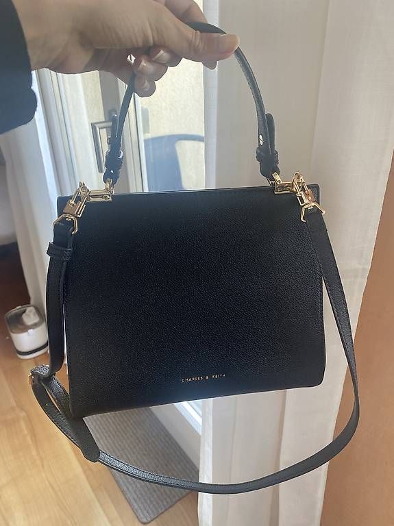 Borse da donna: Charles & Keith Handtasche – Nuovo e nell'imballaggio originale da Zürich venduto da SerainaVon 1