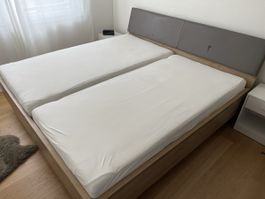 Doppelbett Holzoptik mit Kopfteil und Bettkasten gebraucht