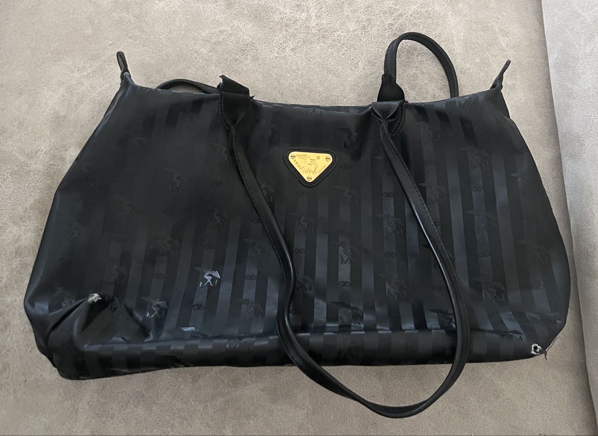 Taschen für Damen: Schwarze Handtasche – Gebraucht aus Widnau von jessica020 1