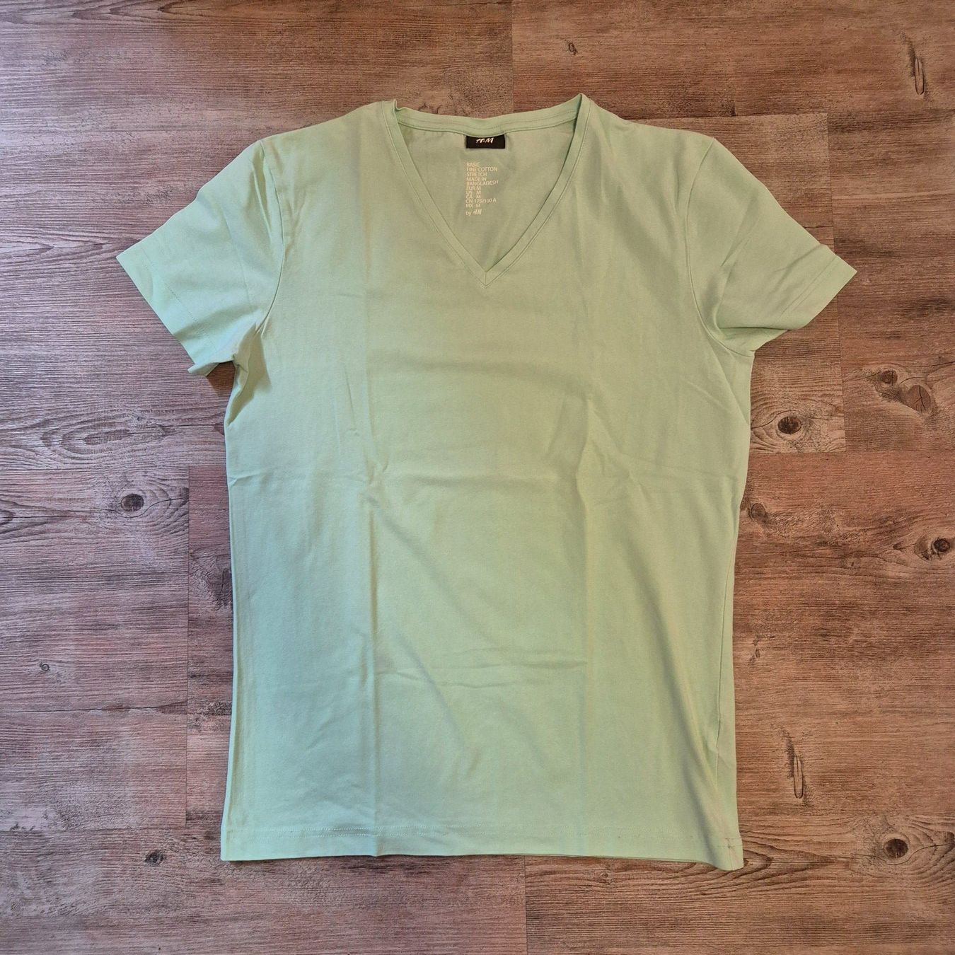 H&M T-shirts: T-Shirt – D'occasion à Porrentruy par Nos_petites_affaires