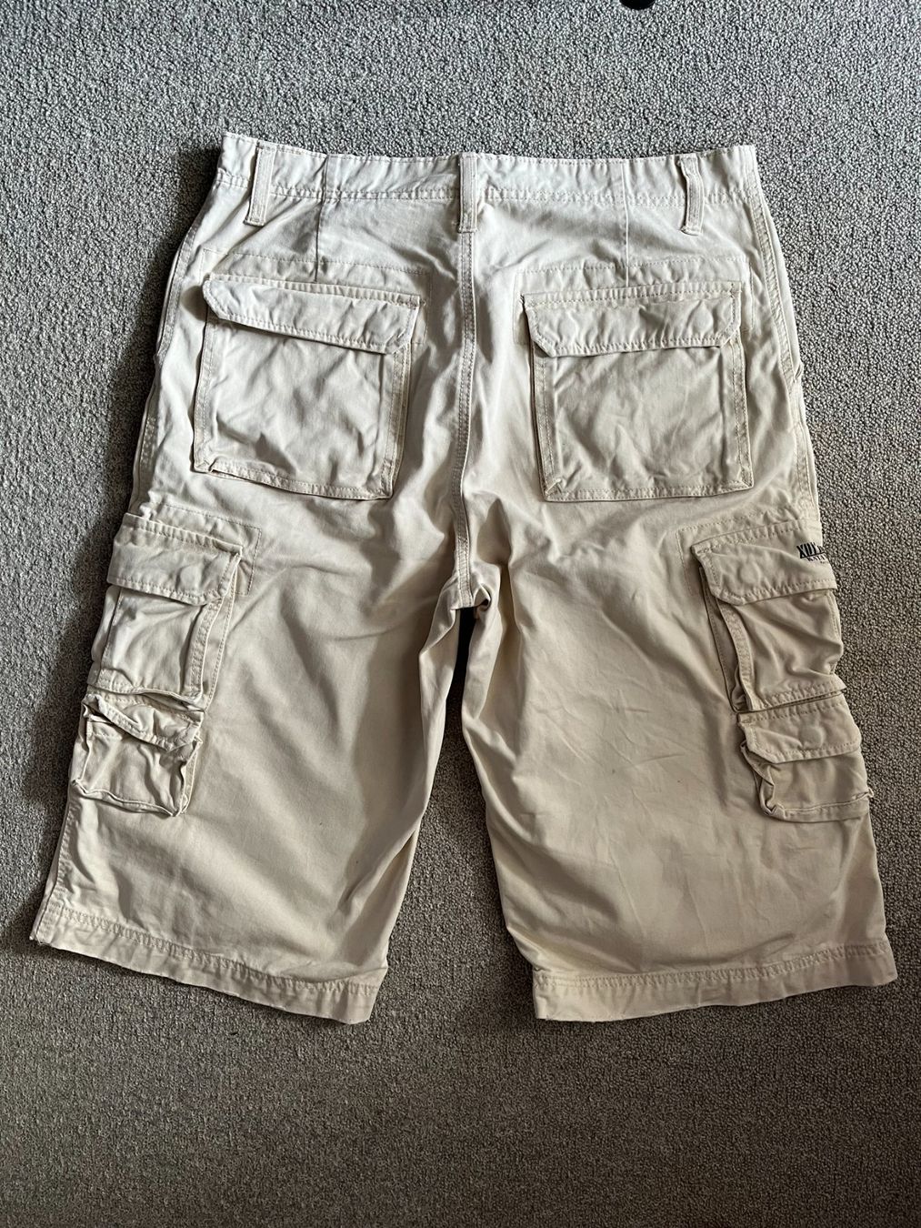 Pantaloni: Beige Bermuda Gr XL – Usato da Rekingen AG venduto da nederland1 2