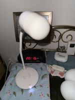 Schreibtischlampe mit Ladefunktion weiss