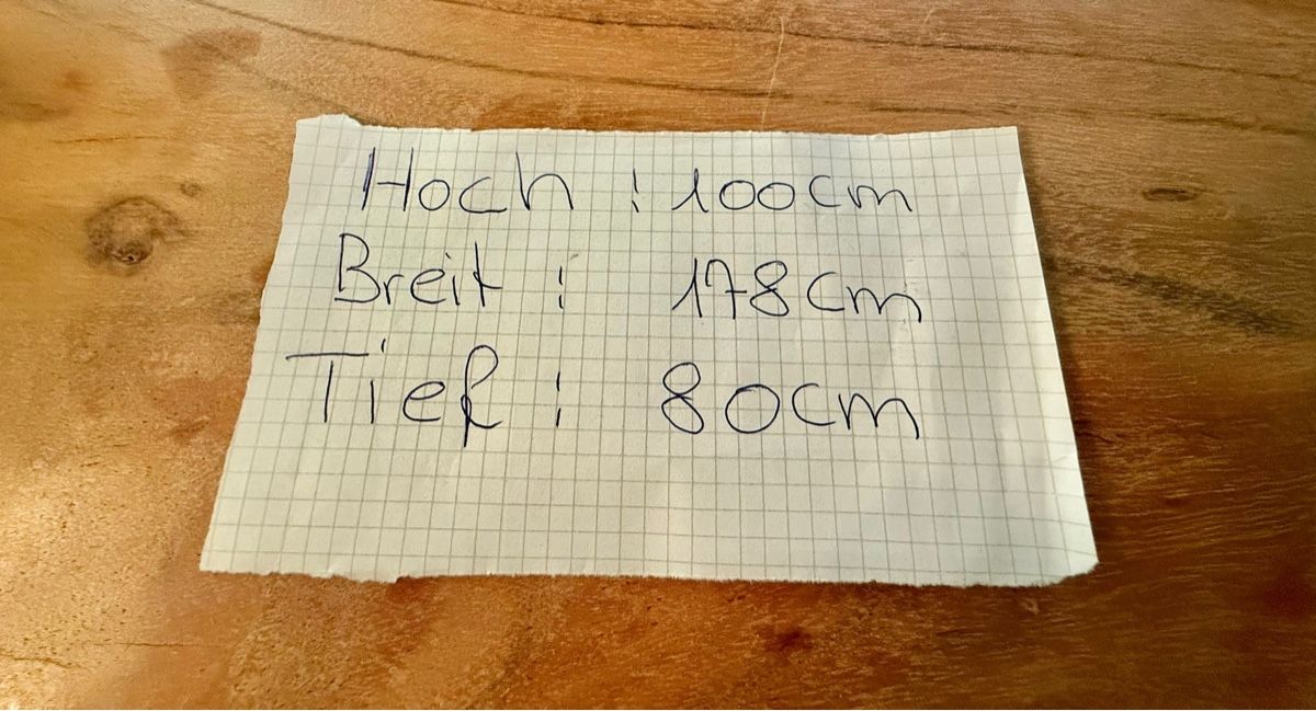 Divani: Sofa 2-Sitzer grau, gut erhalten, CHF 50,- – Usato da Hendschiken venduto da gfc_81 1