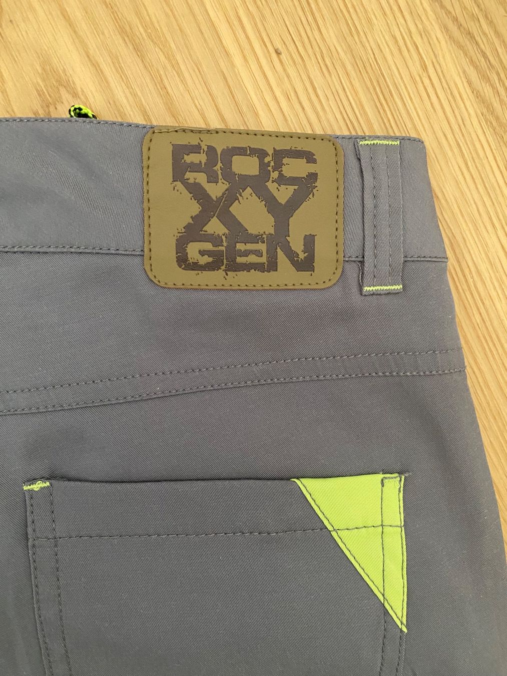 Roxy Pantalons: Roxygen kurze Hose 36 – Neuf (Voir description) à Trachslau par RetoM1982 3