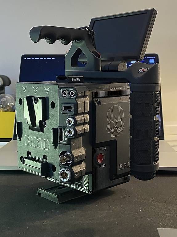 Red Videocamere: RED DSMC2 Raven / Brain / Screen / 480 GB mini mag incl – Usato da Tegna venduto da gae_657d 2