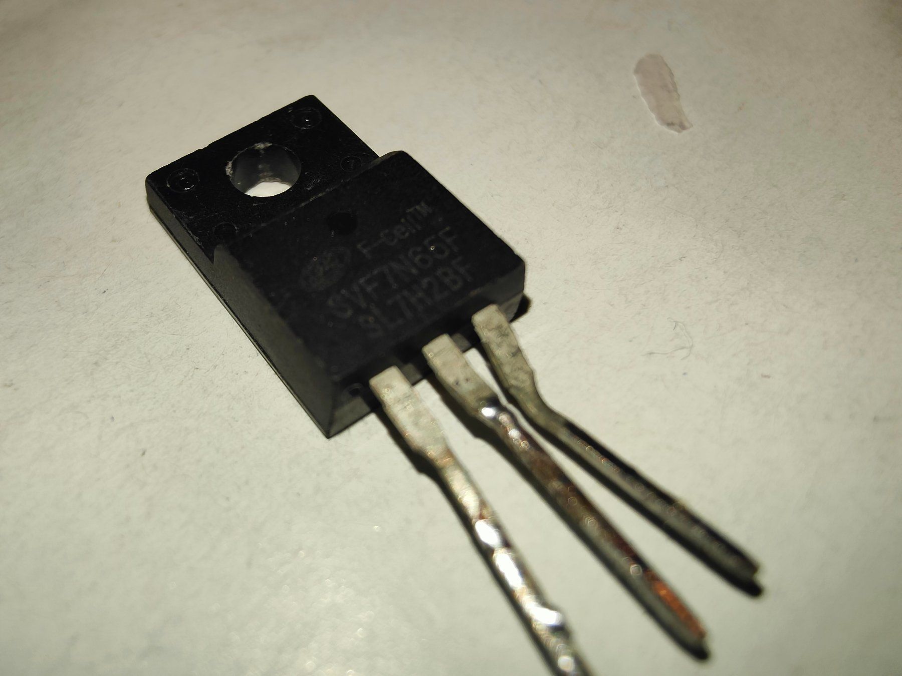 Componenti elettronici: MOSFET SVF7N65F SL7H2BF – Usato da Studen BE venduto da Paplo 3
