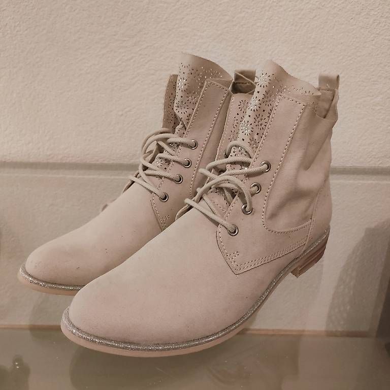 Scarpe da donna: Bottes Marco Tozzi - envoi colis gratuit – Usato da Renens VD venduto da lptvs_22
