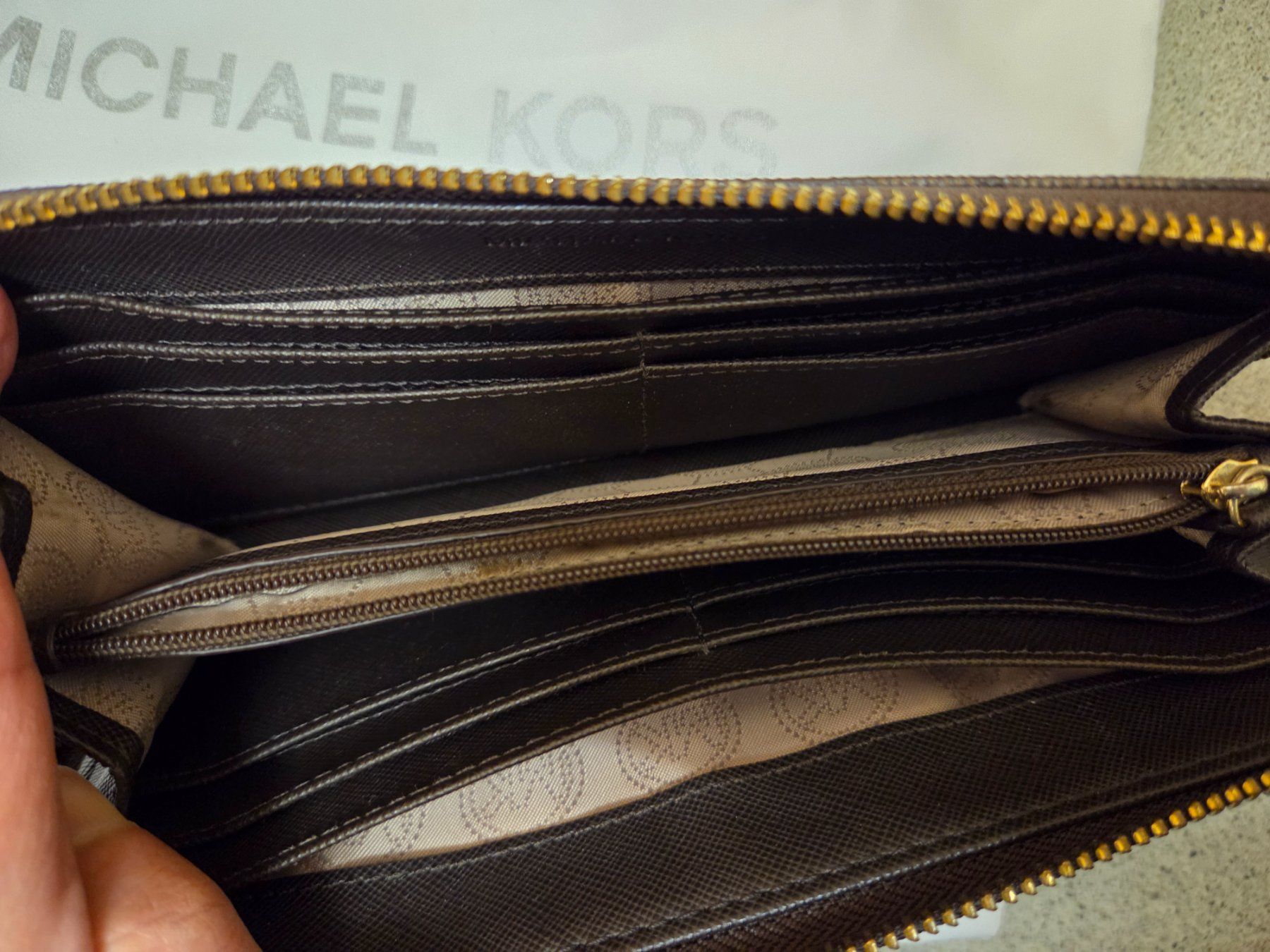 Michael Kors Borse da donna: MICHAEL KORS Tasche mit Portemonnaie – Usato da Emmen venduto da GrabandGo 6