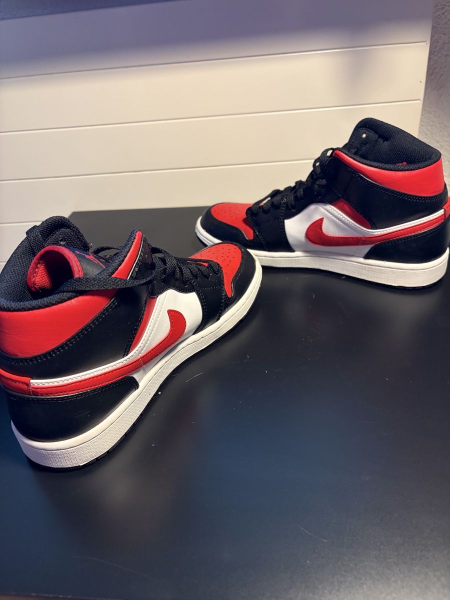 Jordan Scarpe da uomo: Nike Air Jordan 1 Mid "Bred Toe" | Gr. 42.5 – Usato da Adelboden venduto da Bercel 4