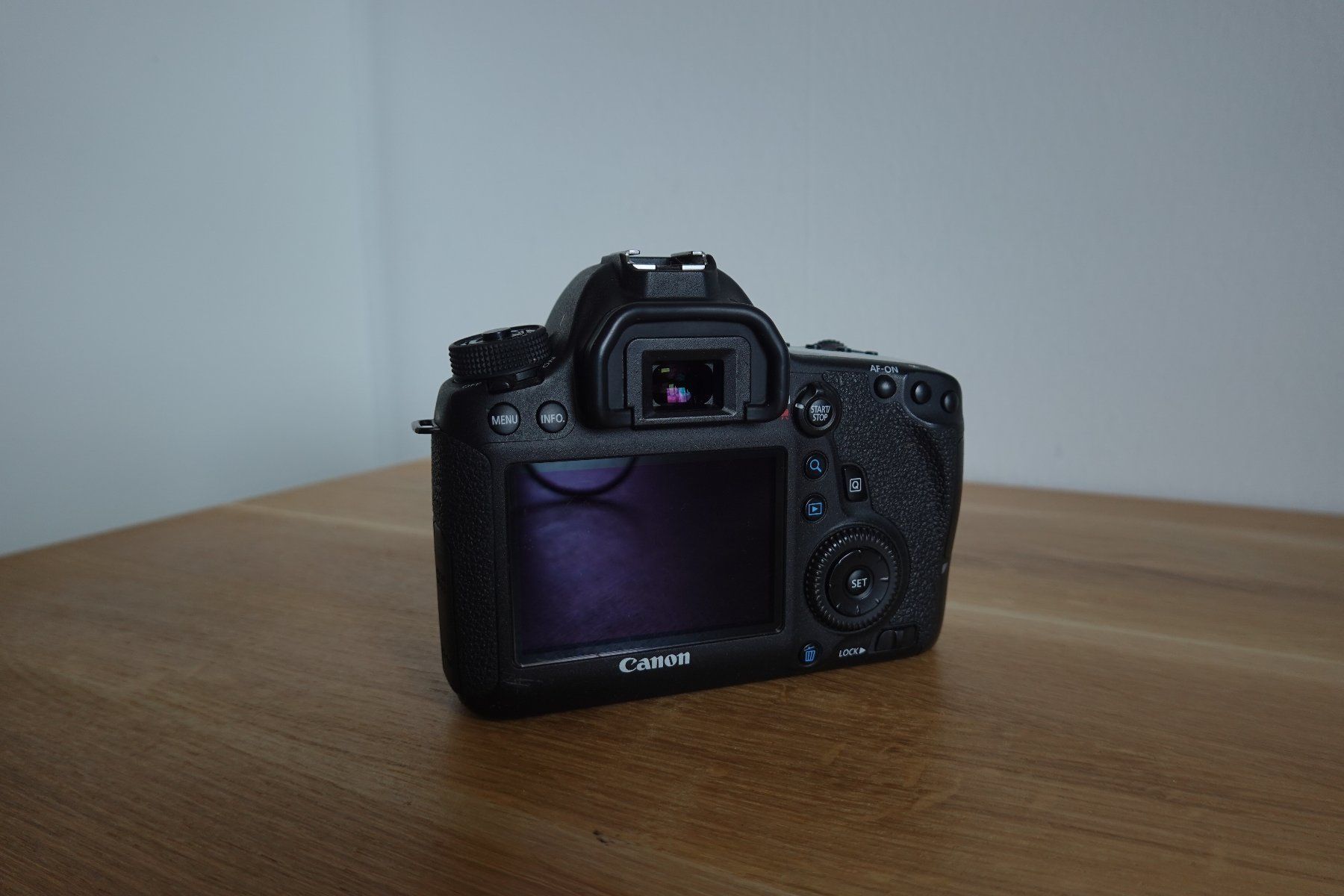 Canon Kamera: Canon EOS 6D Mark i – Defekt aus Fribourg von mar_9vlt 4