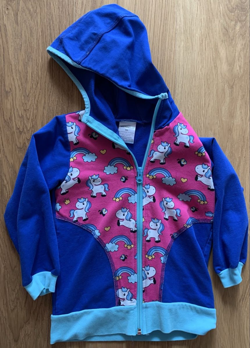 Pullover & Sweatshirts: Babauba Mädchen Kapuzenpulli Gr. 98 mit Einhorn Motiv🦄 – Gebraucht aus Jegenstorf von Annina0506