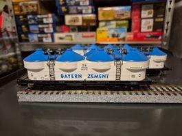 Fleischmann dreiachsige Staubbehälterwagen