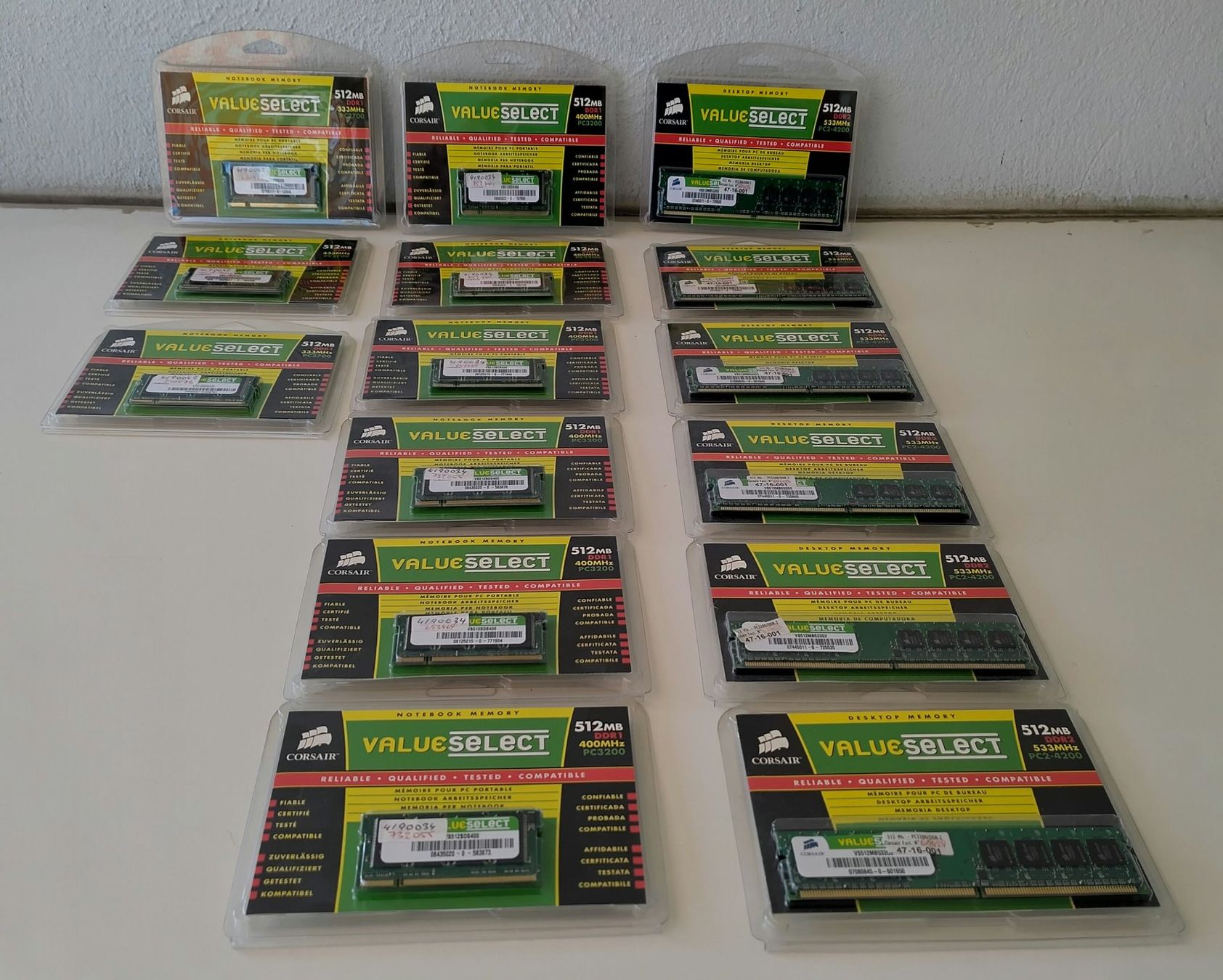PC: Mémoires pour PC fixe et portable. – Usato da Ecublens VD venduto da CMassei