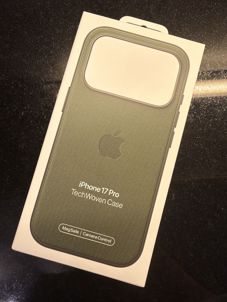 Apple Coques & Protection écran: Iphone 17 Pro TechWoven Case – D'occasion à Egerkingen par 3net