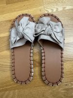 Süsse Sommersandalen Gr. 39 mit Schleife beige, wie Neu