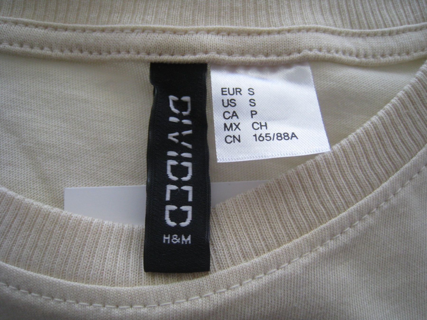 H&M Blusen, T-Shirts & Tops: Neuf H&M T-shirt Taille S – Neu (gemäss Beschreibung) aus Sion von machiavel74 1